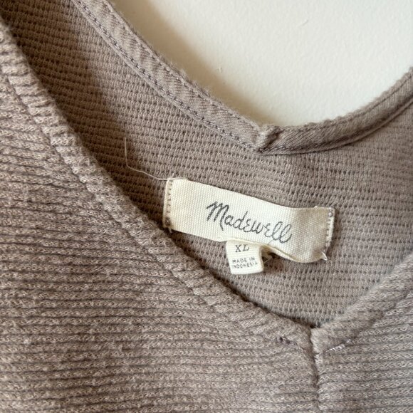 Texture & Thread Tie-Front Tank Top - Picture 3 of 5